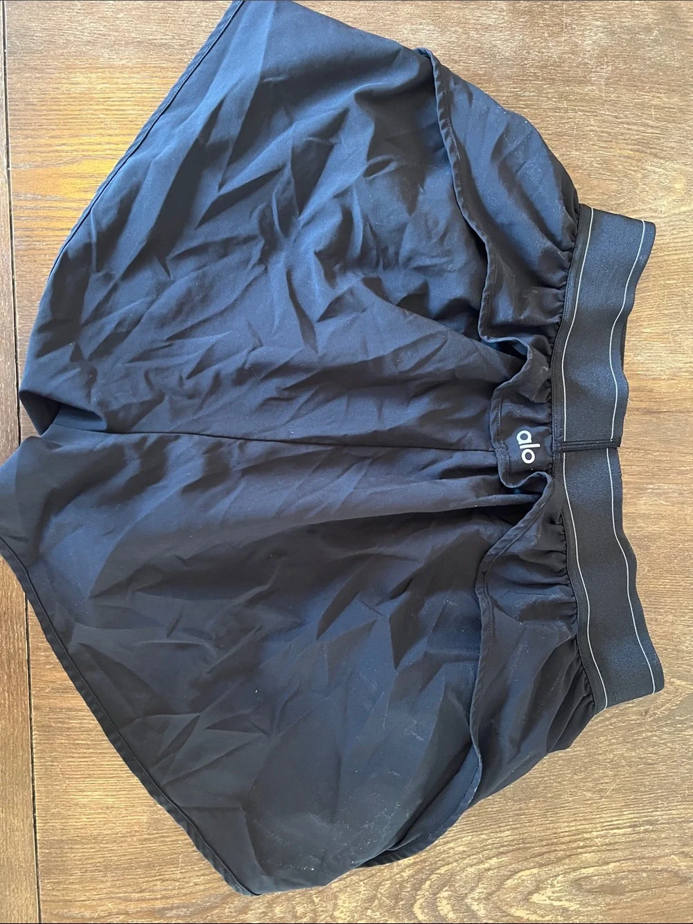 ALO Yoga Navy and Black Athletic Shorts Set - Picture 4 of 8